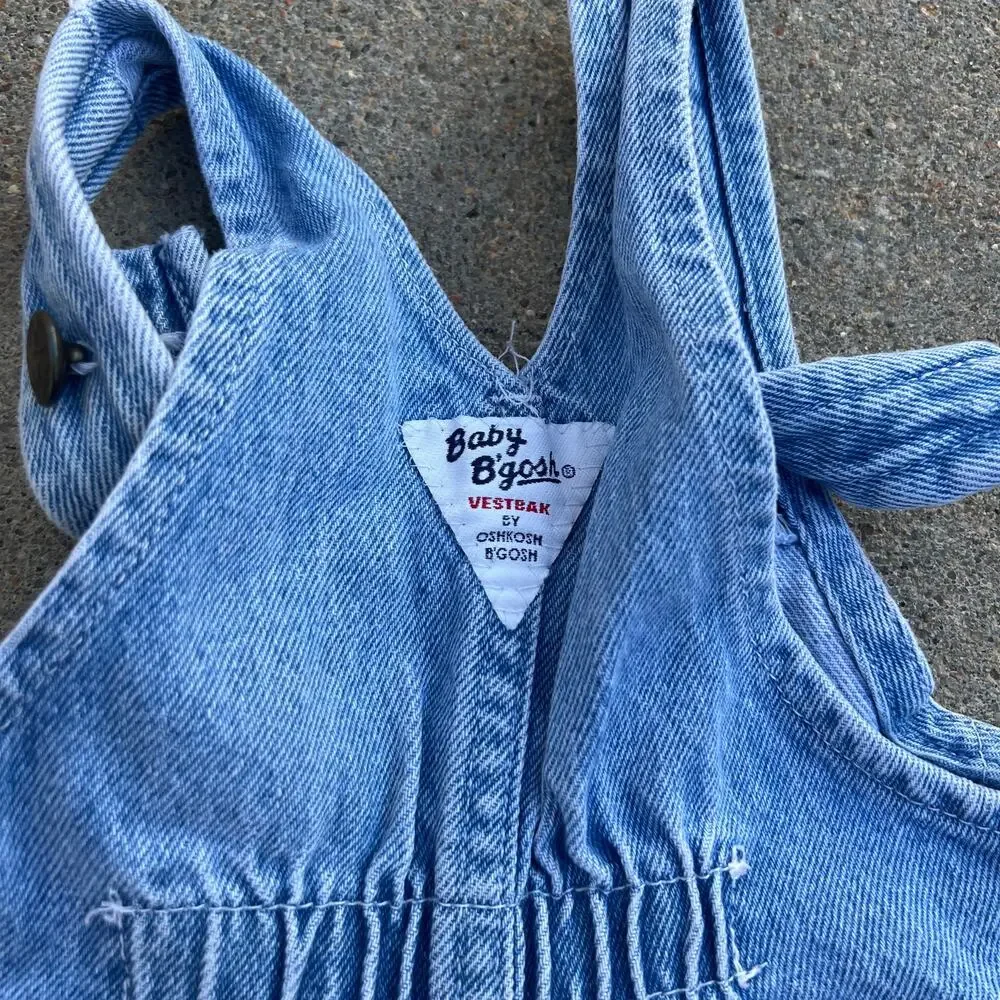 Oshkosh B’Gosh vestbak bubble hem v yoke overalls 6/9MO